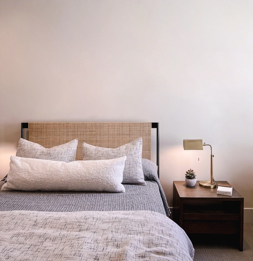 RAFFIA Zen Platform Bed